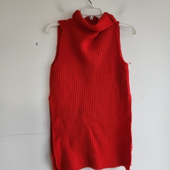 Wilfred Aritzia Red Durandal 100% Wool Sleeveless Mock Neck Tunic Sweater sz XXS - Picture 2 of 8